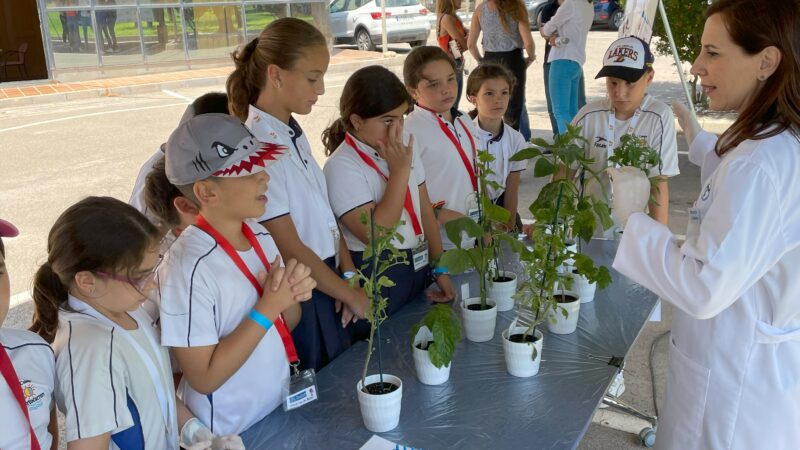 Imagen para Semana de la Ciencia en Baylabspain, Bayer CropScience: Abriendo Puertas hacia el Futuro Profesional.